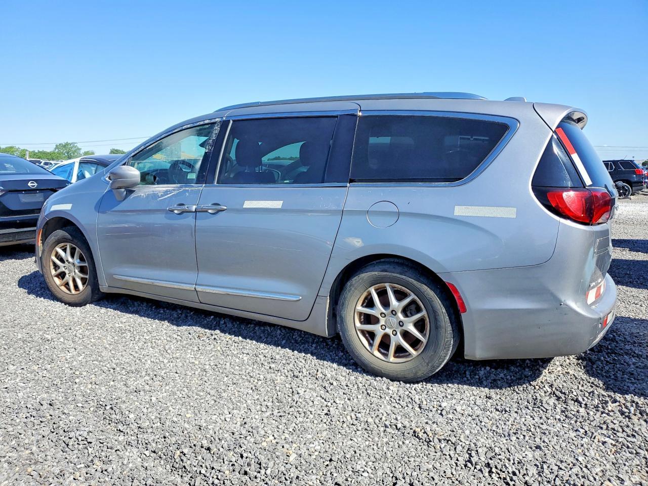2020 Chrysler Pacifica Touring L - Фото 2