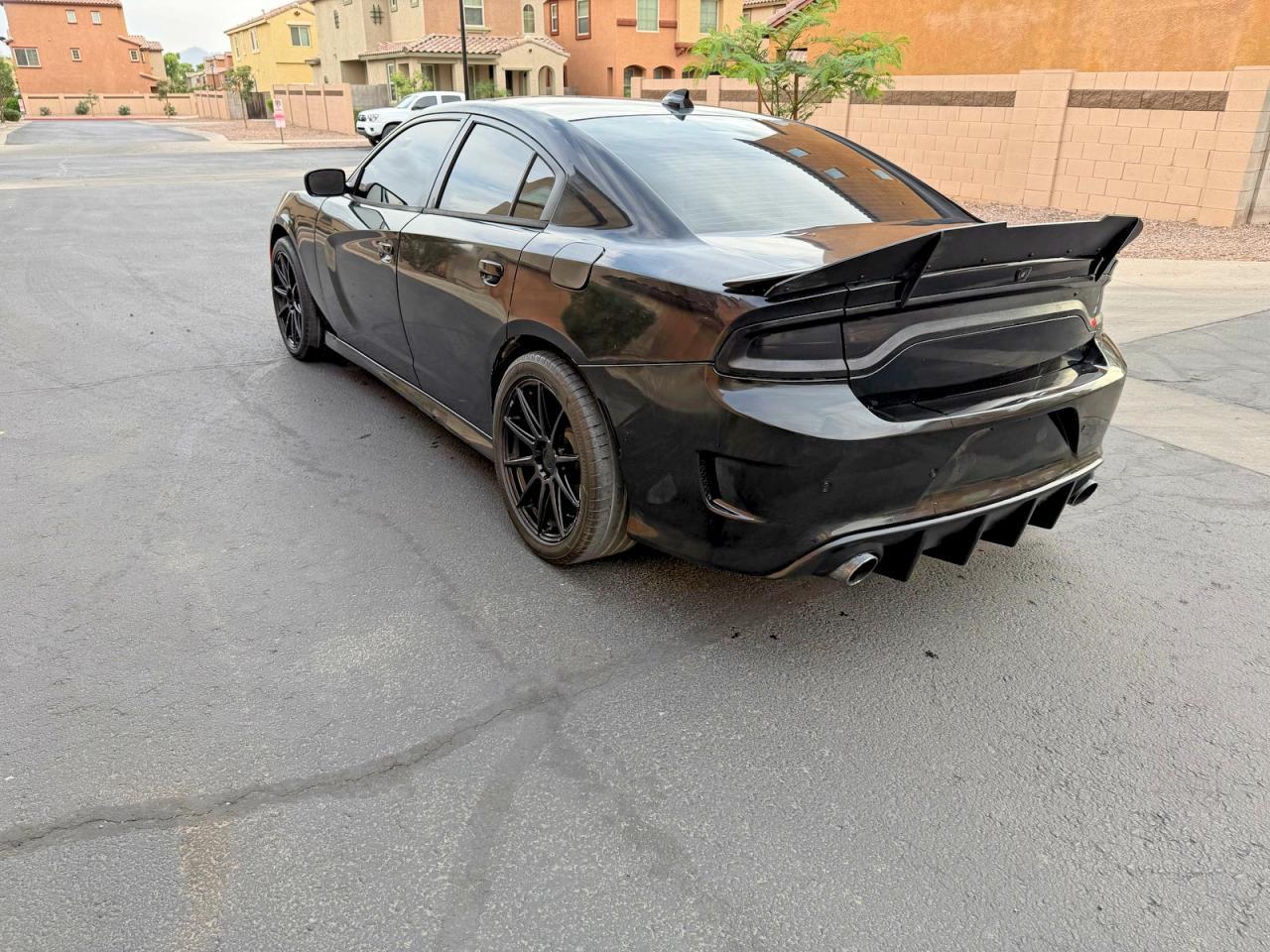 2019 Dodge Charger R - Фото 3
