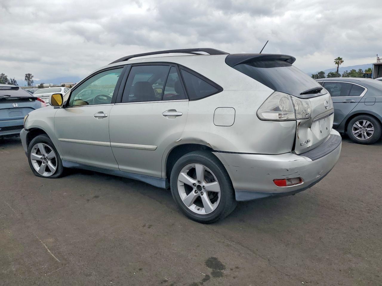 2004 Lexus Rx 330 - Image 2