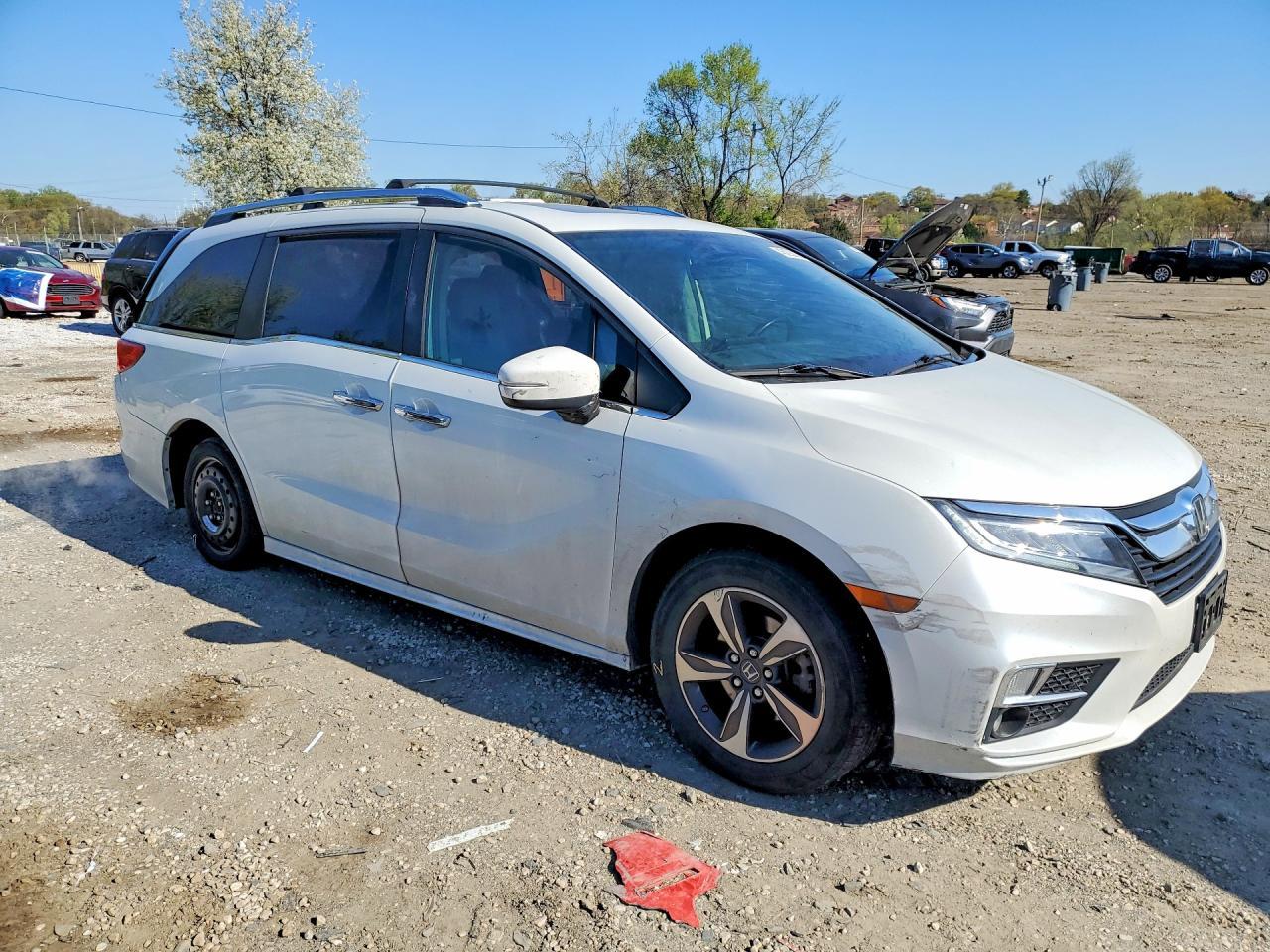 2020 Honda Odyssey Touring - Image 4