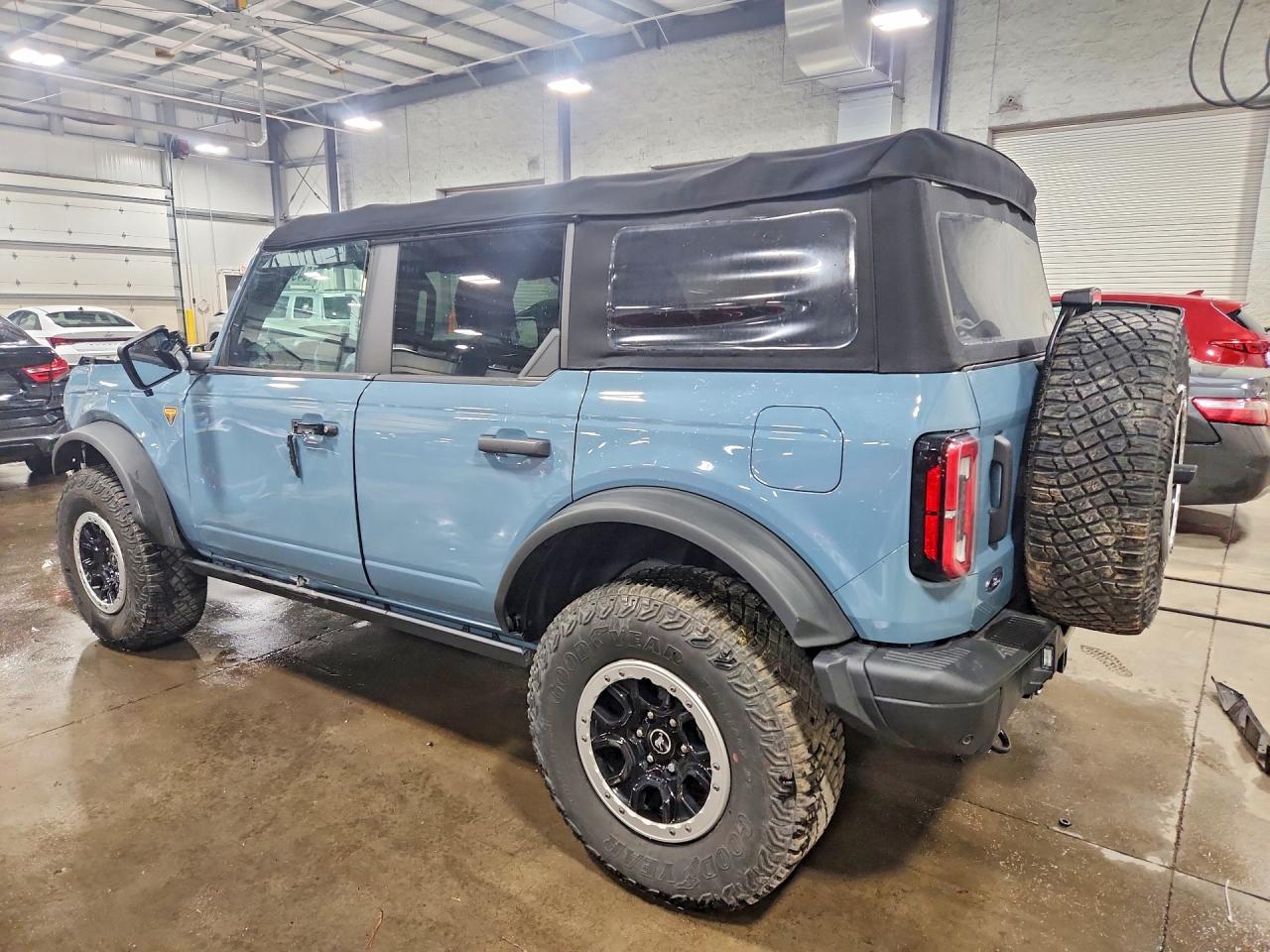 2022 Ford Bronco Base - Image 2