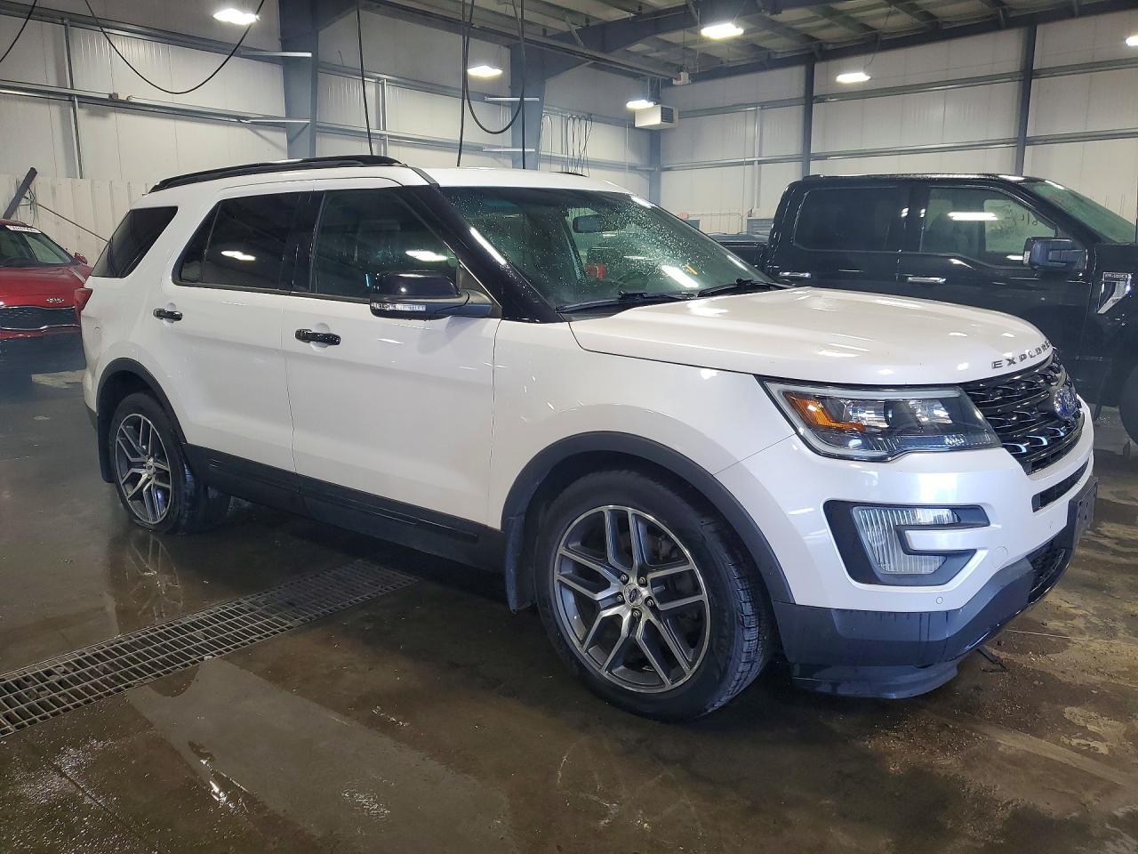 2016 Ford Explorer Sport - Фото 4
