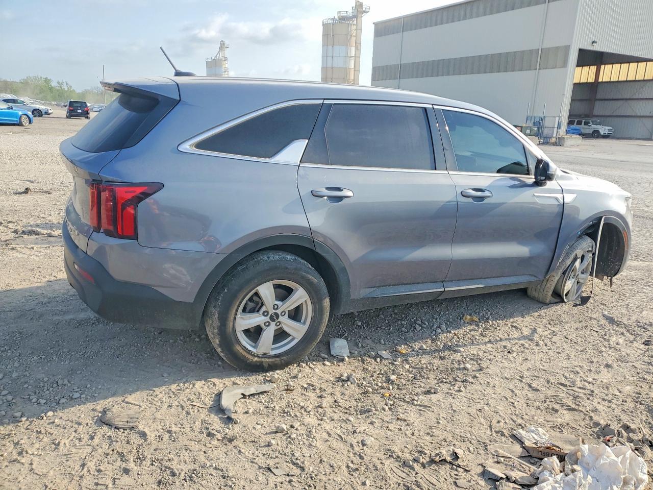2022 Kia Sorento Lx - Фото 3