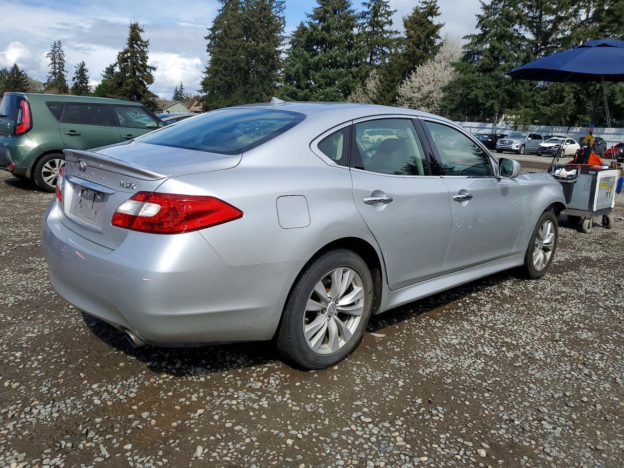 2011 Infiniti M37 X - Фото 3