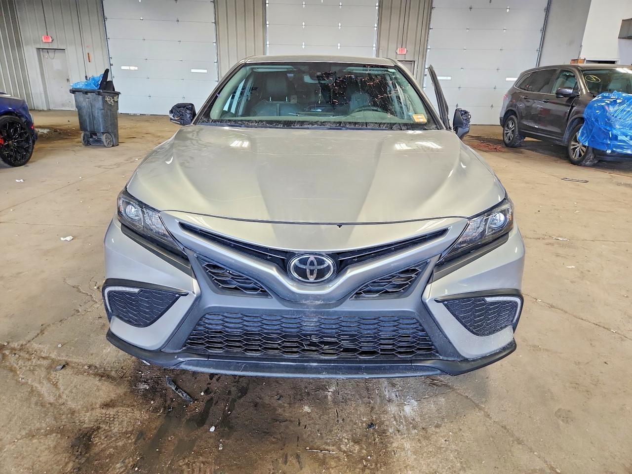 2023 Toyota Camry Se - Фото 5