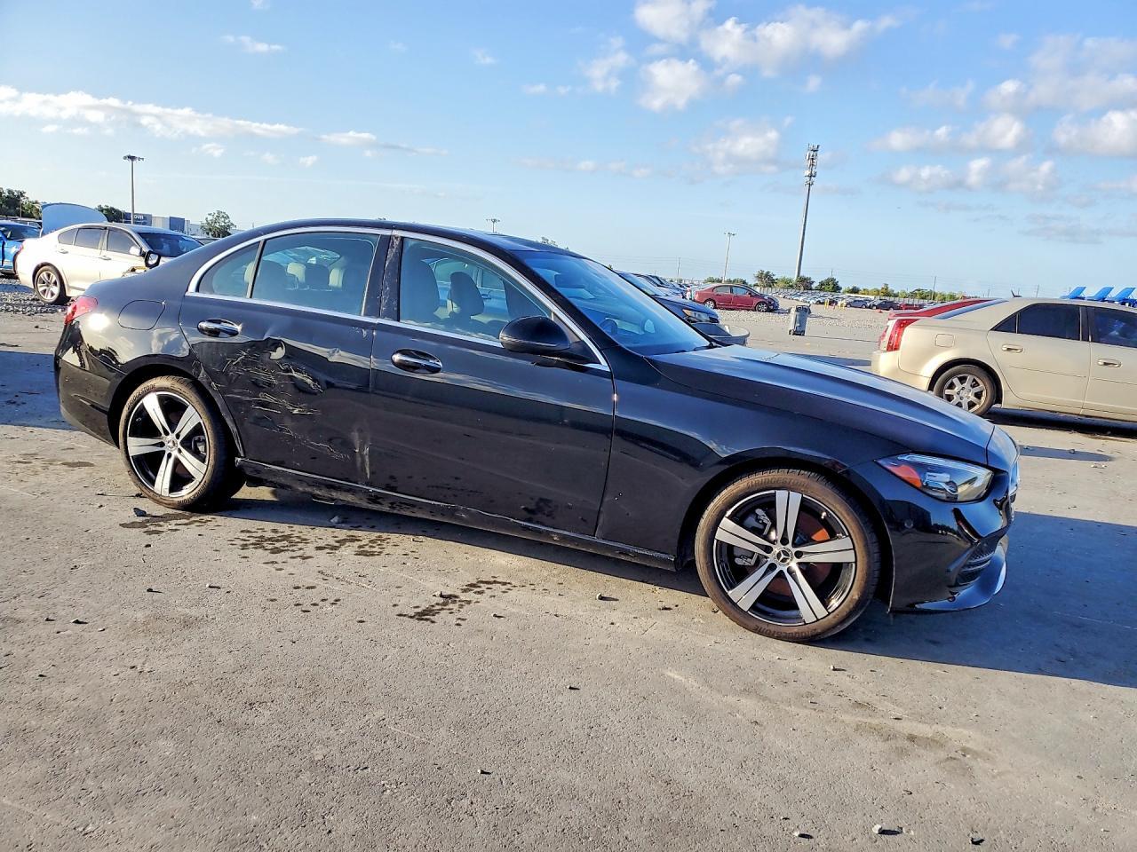 2025 Mercedes-Benz C 300 4Matic - Image 4