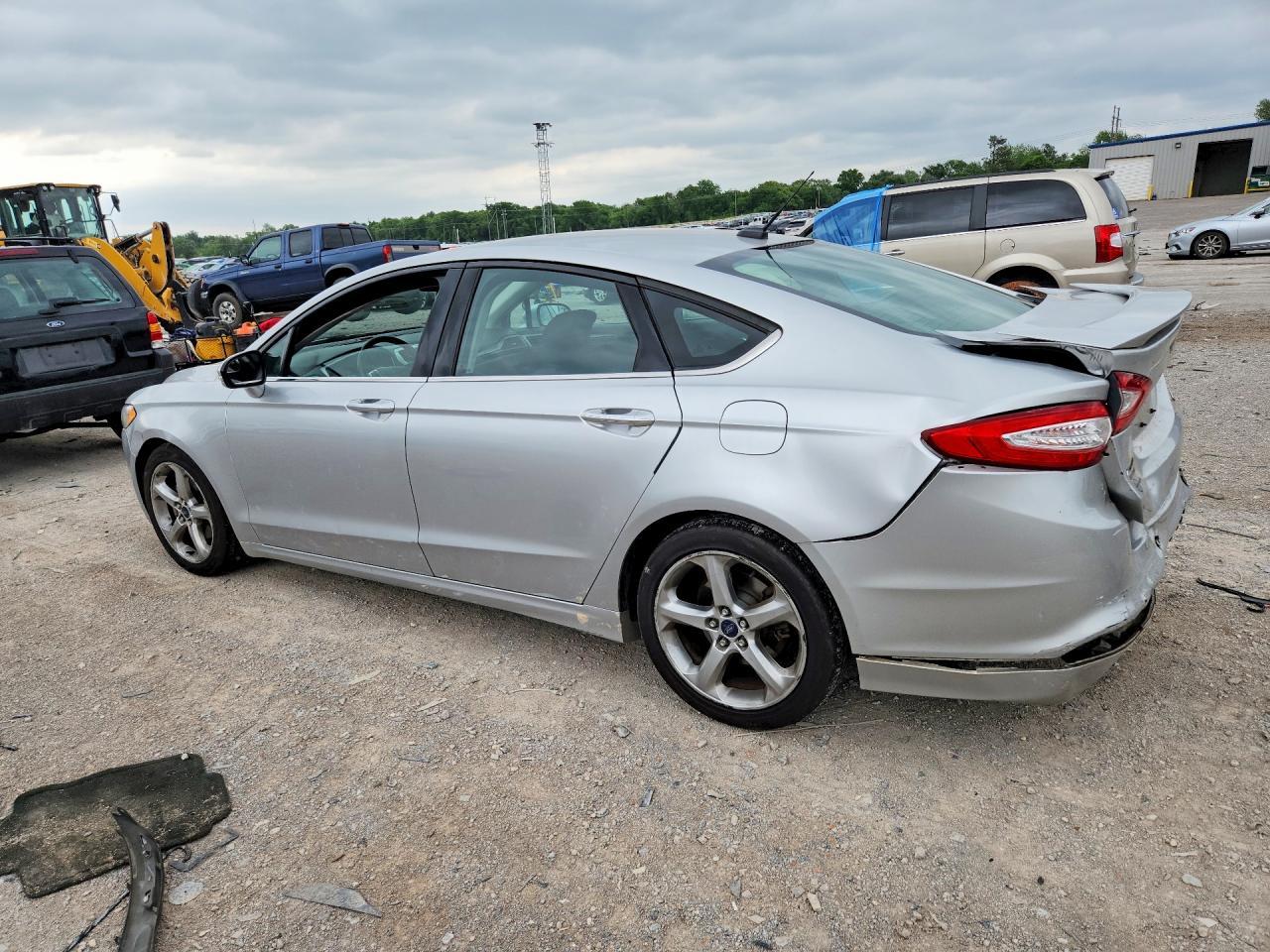 2016 Ford Fusion Se - Фото 2