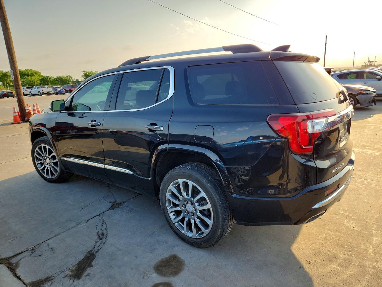 2021 GMC Acadia Denali - Фото 2