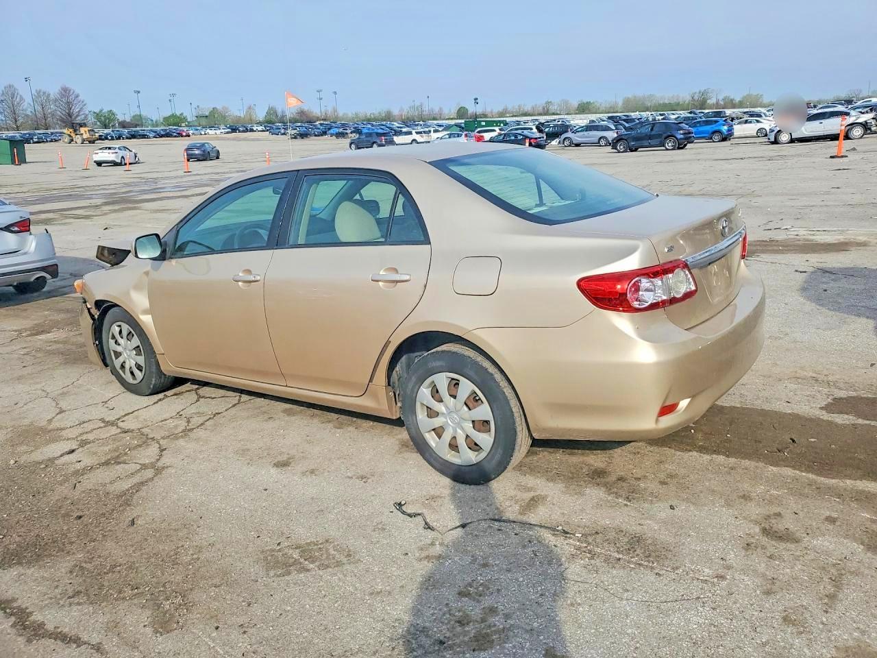 2011 Toyota Corolla Le - Фото 2