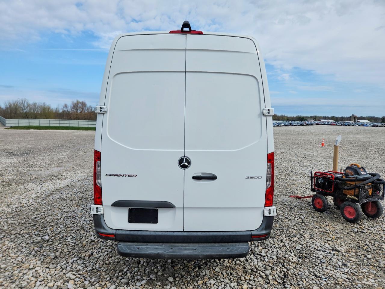 2021 Mercedes Benz Sprinter 2500 Delivery Van - Фото 6