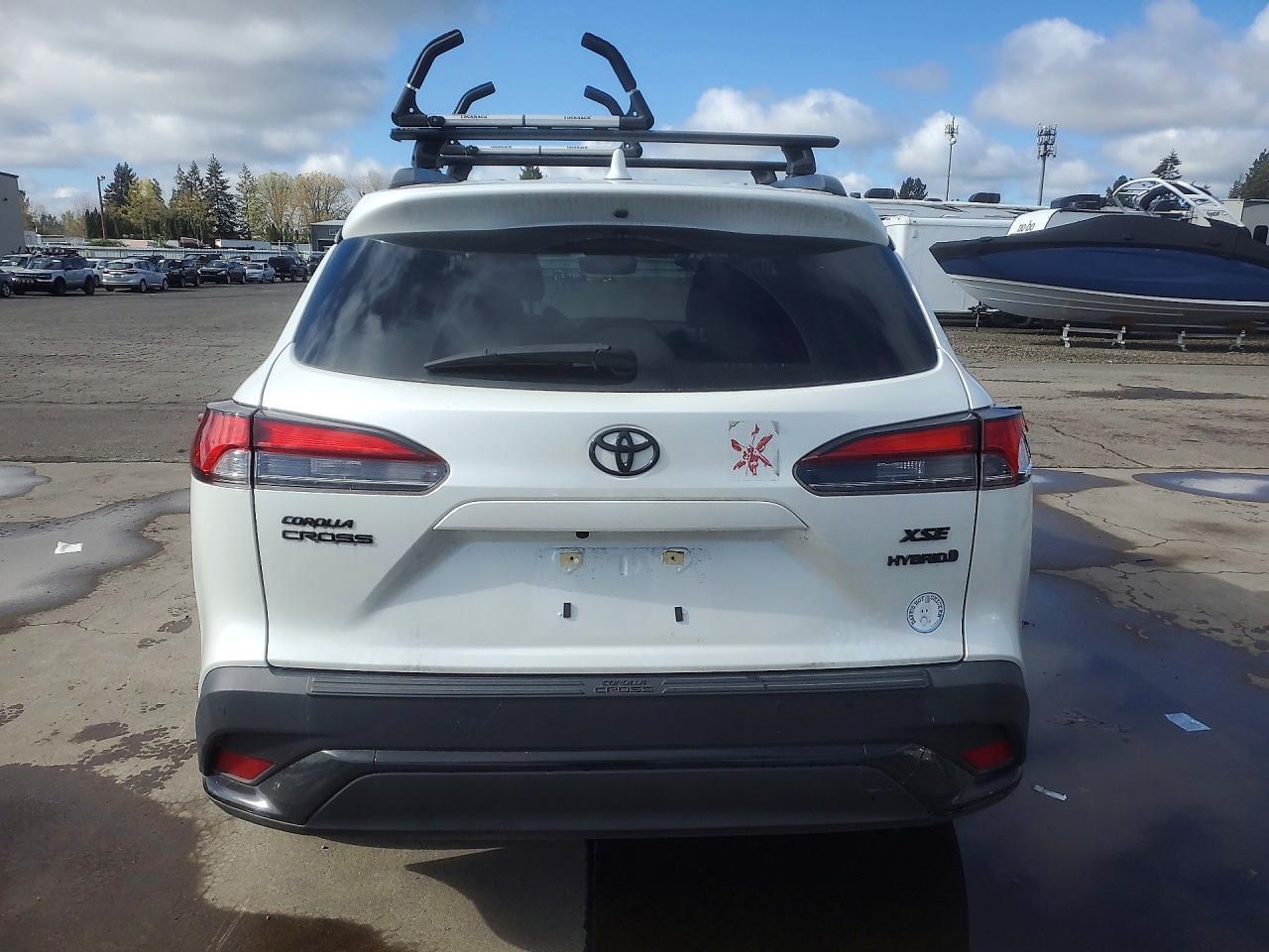 2024 Toyota Corolla Cross Hybrid Xse - Image 6