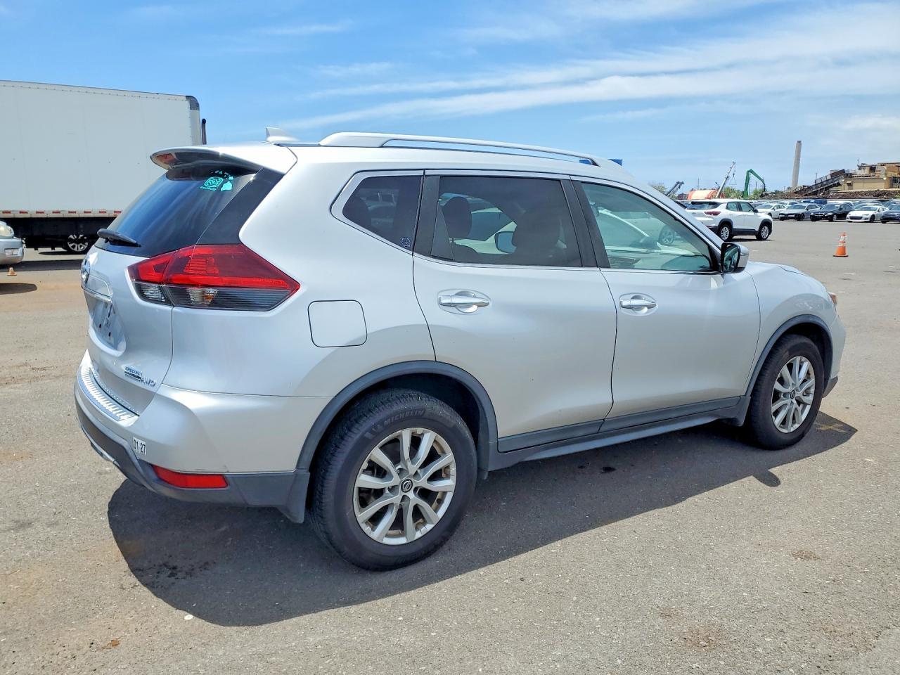 2019 Nissan Rogue S - Фото 3