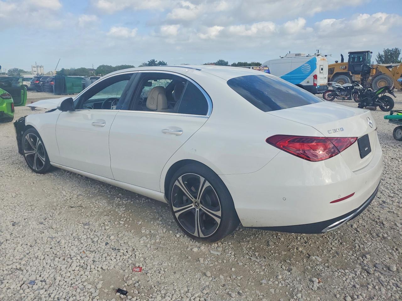 2023 Mercedes-Benz C 300 - Фото 2