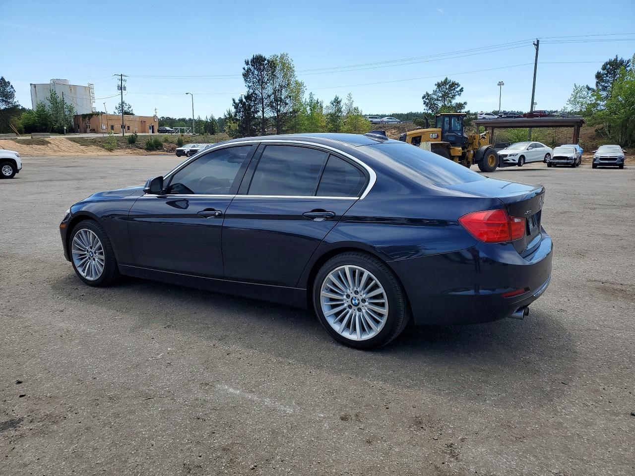 2015 BMW 328 Xi - Image 2