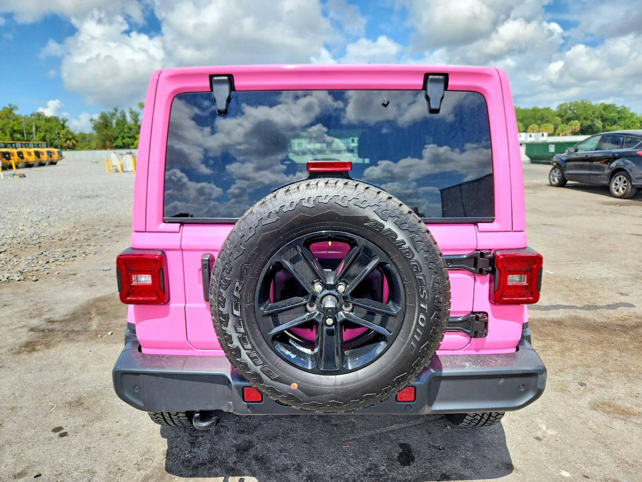 2022 Jeep Wrangler Unlimited Sahara - Фото 6