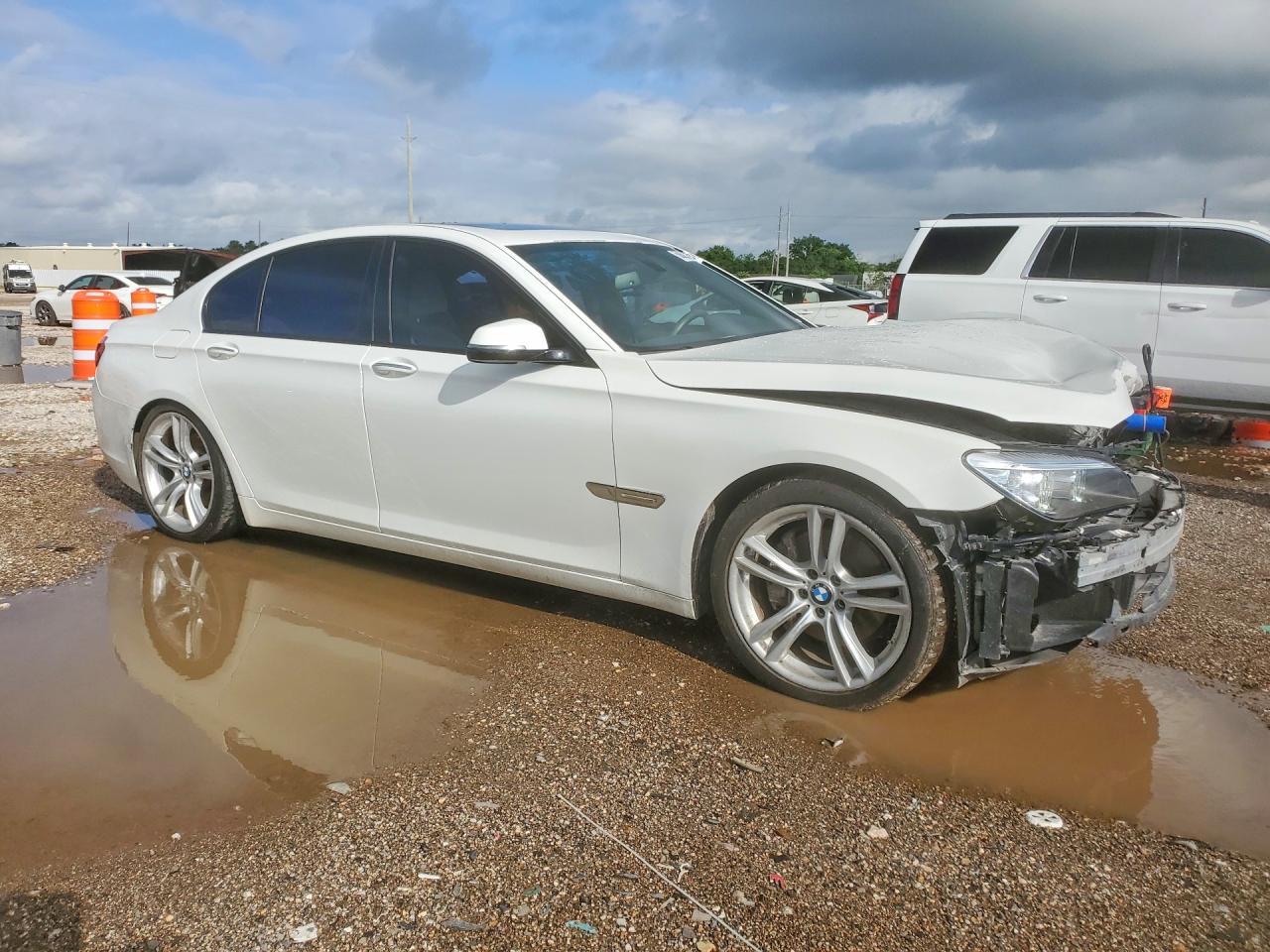 2014 BMW 740 I - Image 4