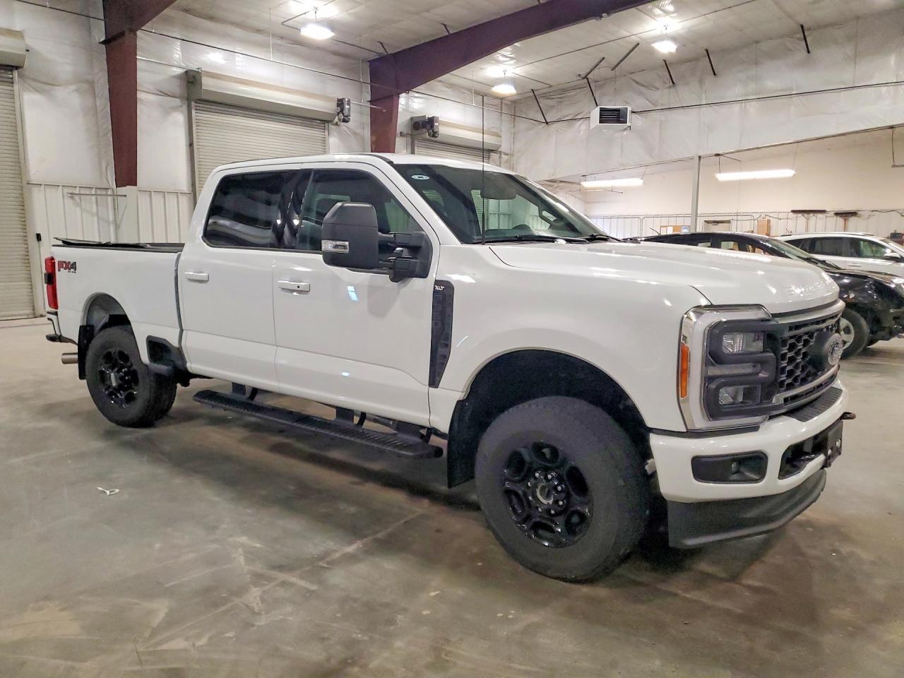 2023 Ford F350 Super Duty - Фото 4