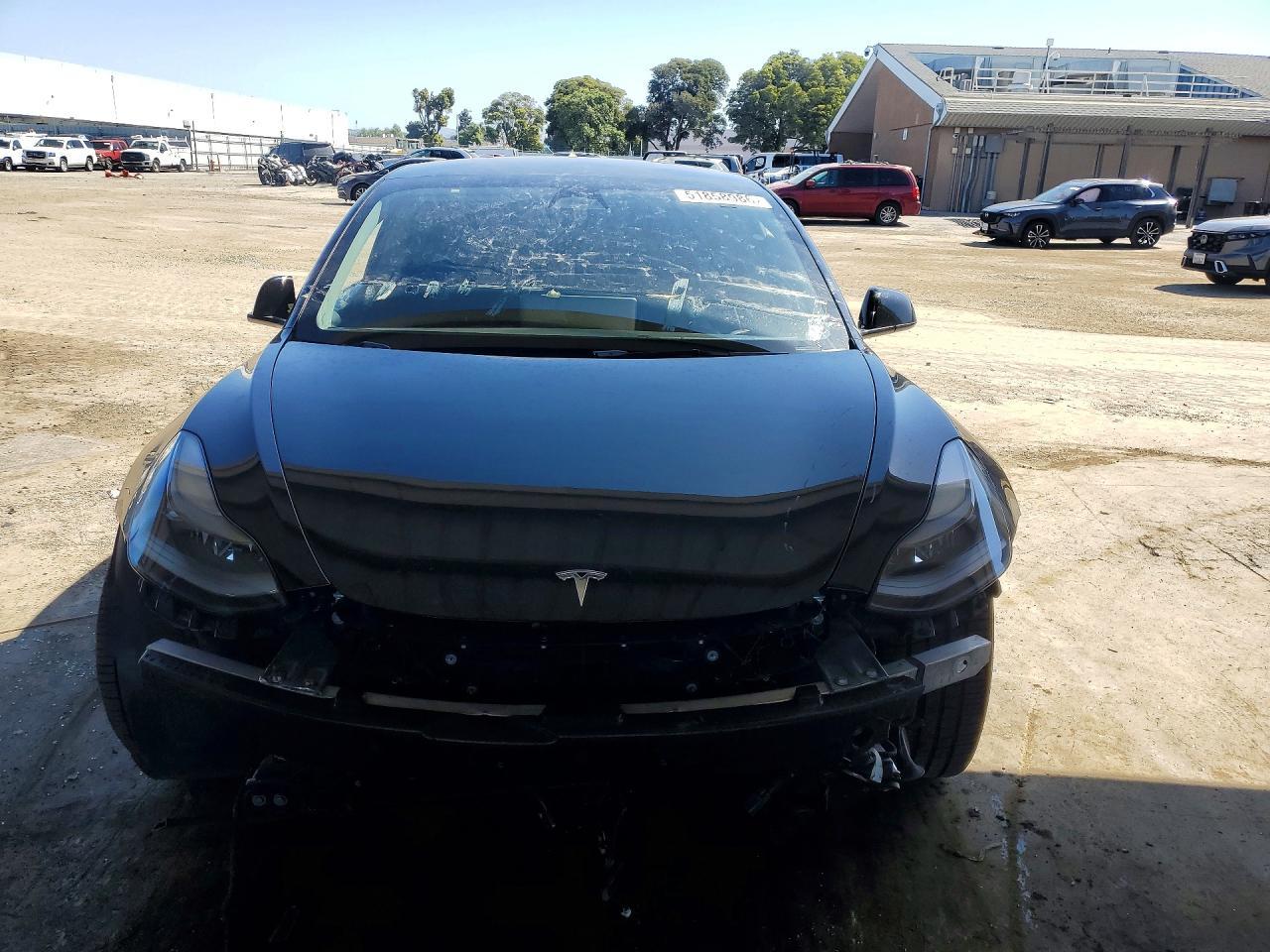 2022 Tesla Model 3 - Image 5