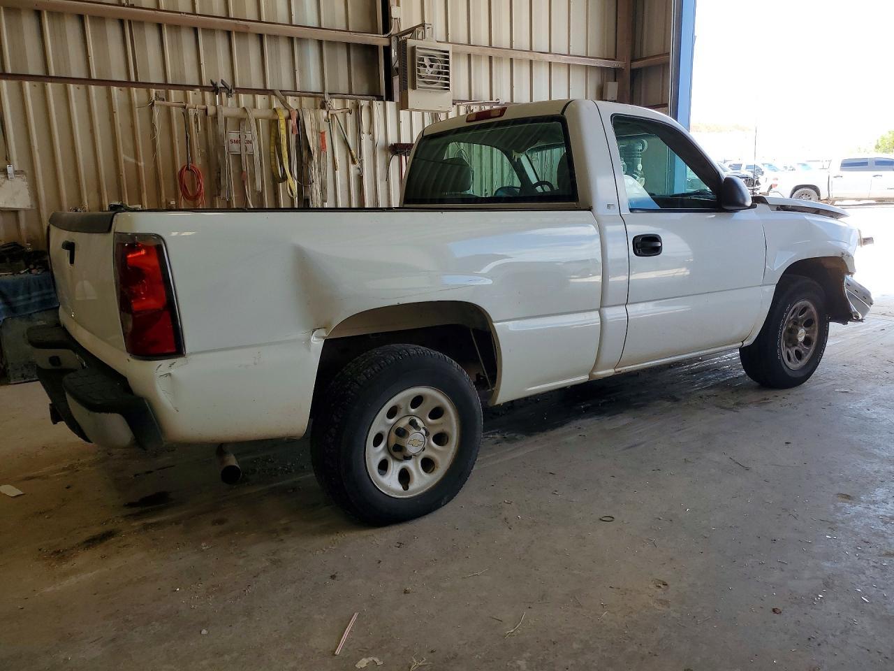 2005 Chevrolet Silverado C1500 - Image 3