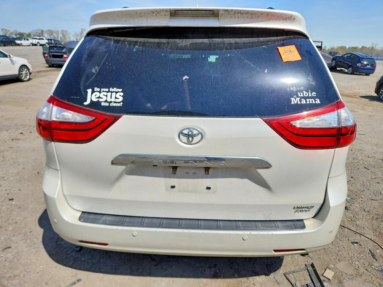 2015 Toyota Sienna Limited Premium 7-Passenger - Image 6