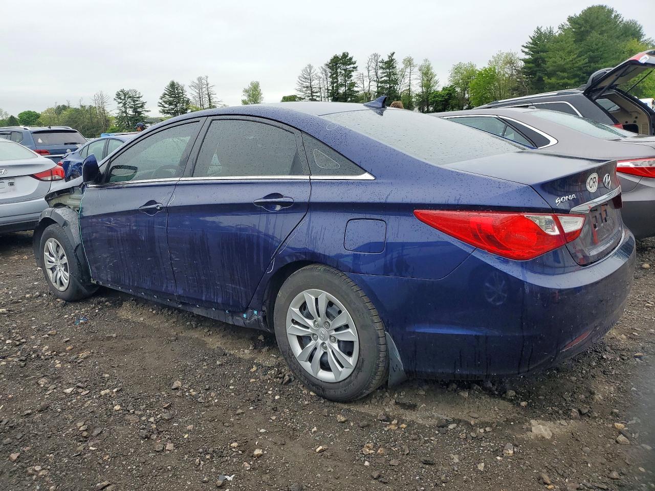 2011 Hyundai Sonata Gls - Image 2