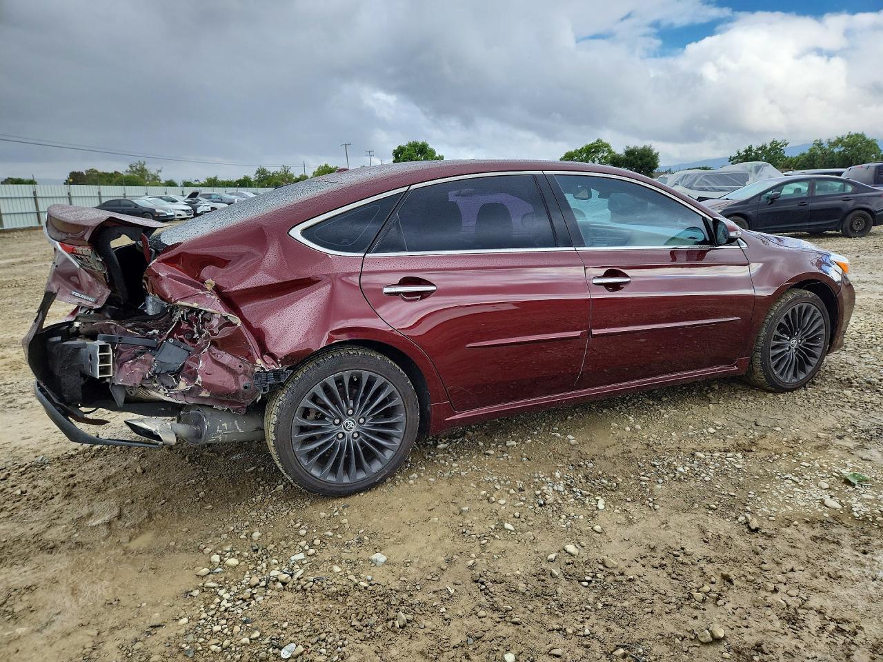 2016 Toyota Avalon Touring - Image 3