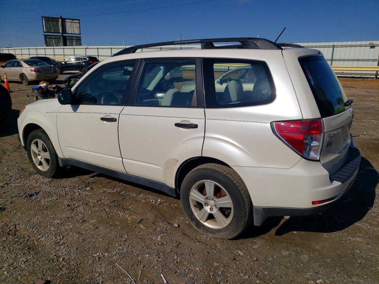 2013 Subaru Forester 2.5X - Фото 2