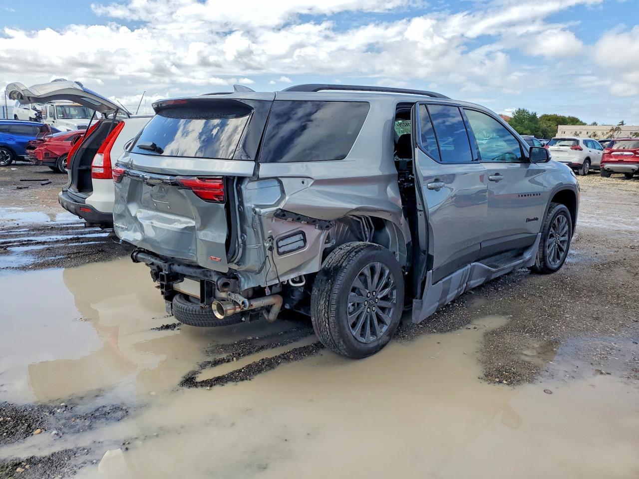 2023 Chevrolet Traverse Rs - Фото 3