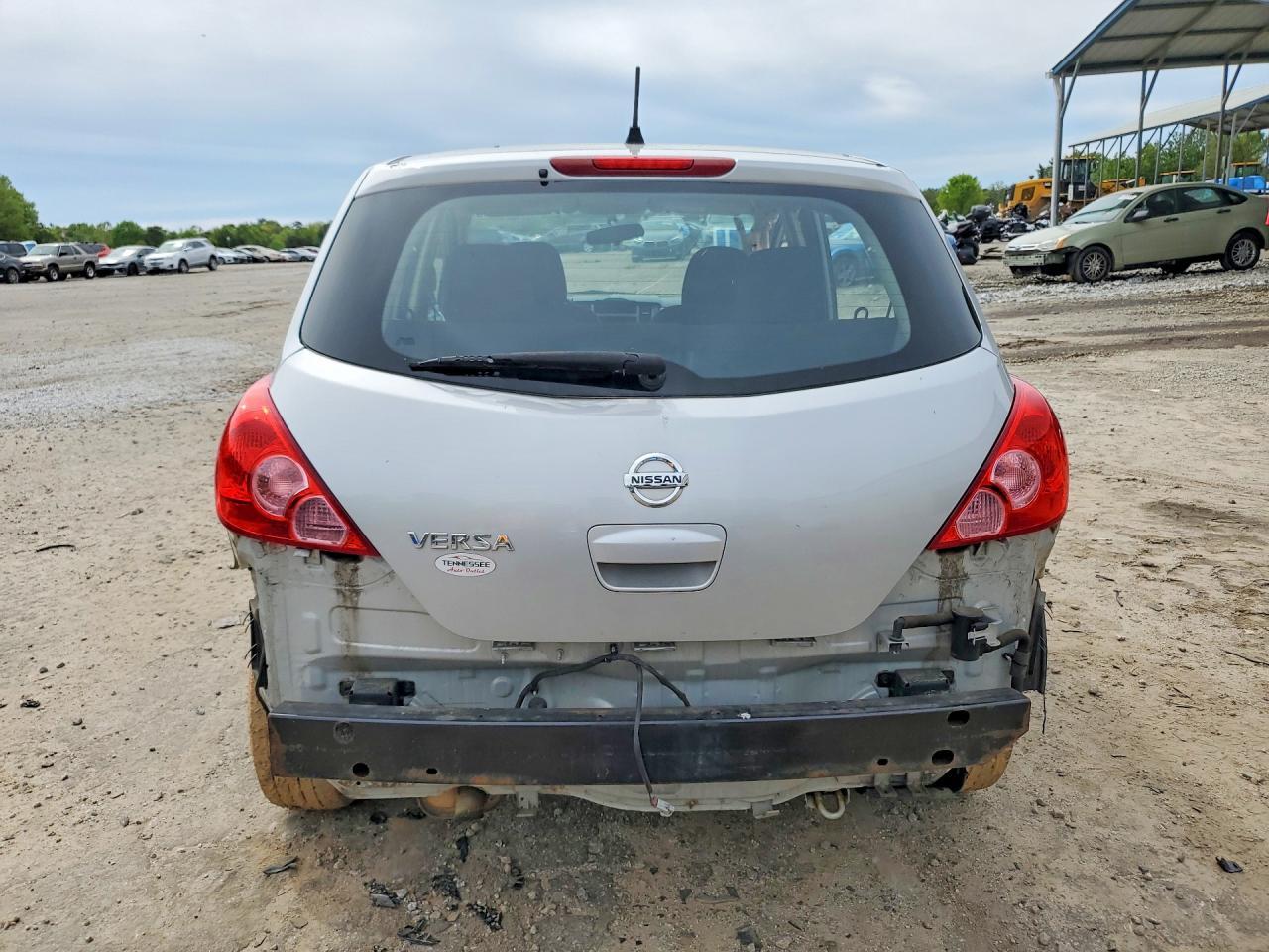 2012 Nissan Versa 1.8 S - Фото 6