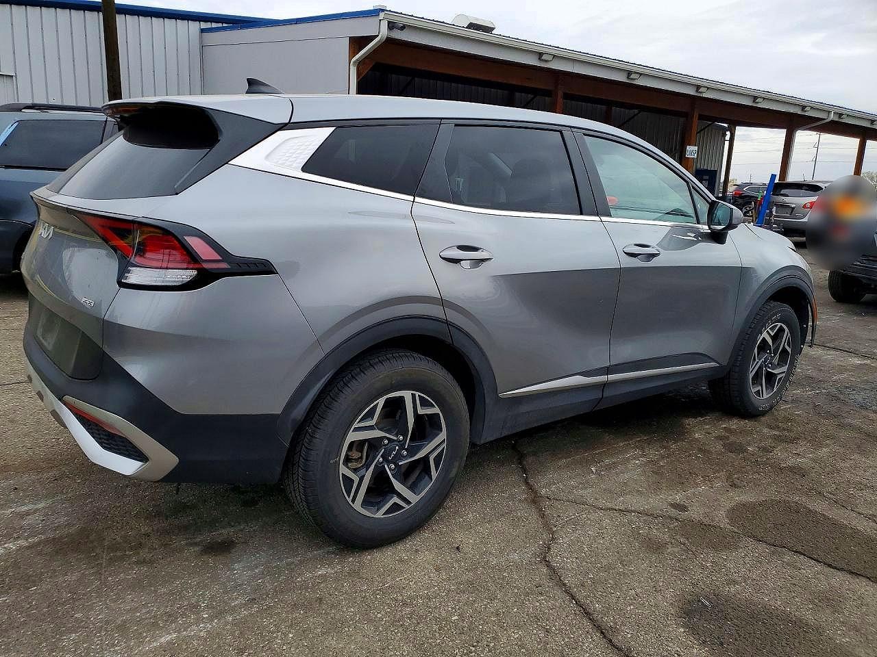 2023 Kia Sportage Lx - Image 3