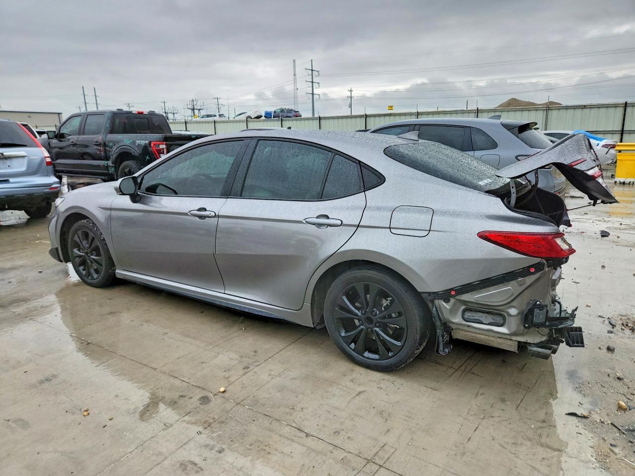 2026 Toyota Camry Se - Image 2