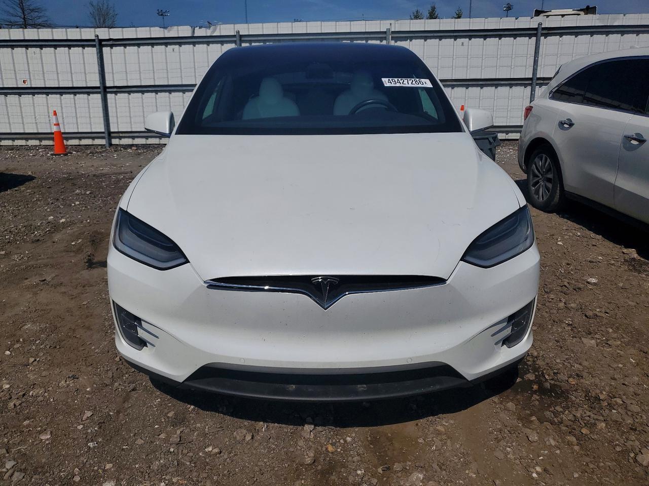 2020 Tesla Model X - Фото 5
