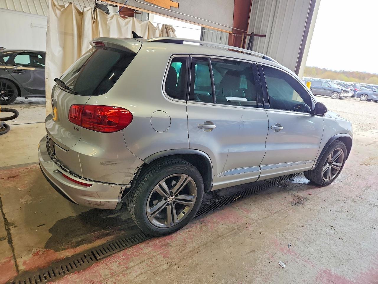 2017 Volkswagen Tiguan Sport - Фото 3