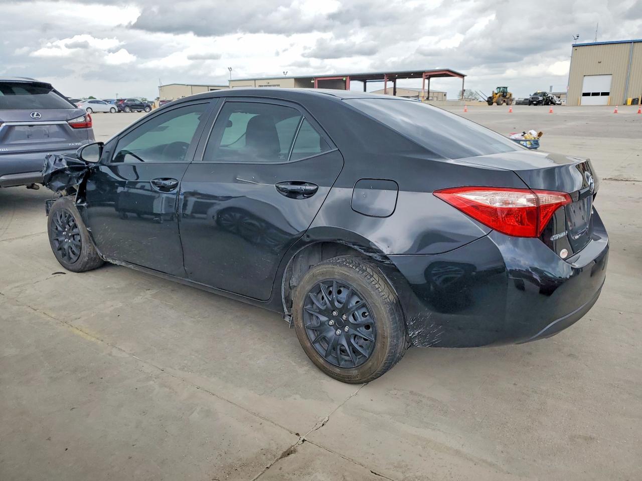 2018 Toyota Corolla Le - Image 2