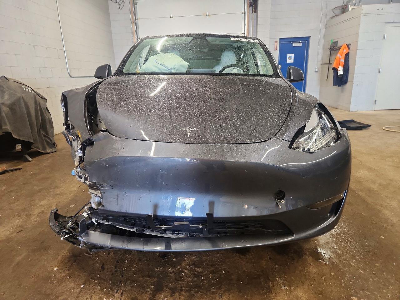2023 Tesla Model Y - Фото 5