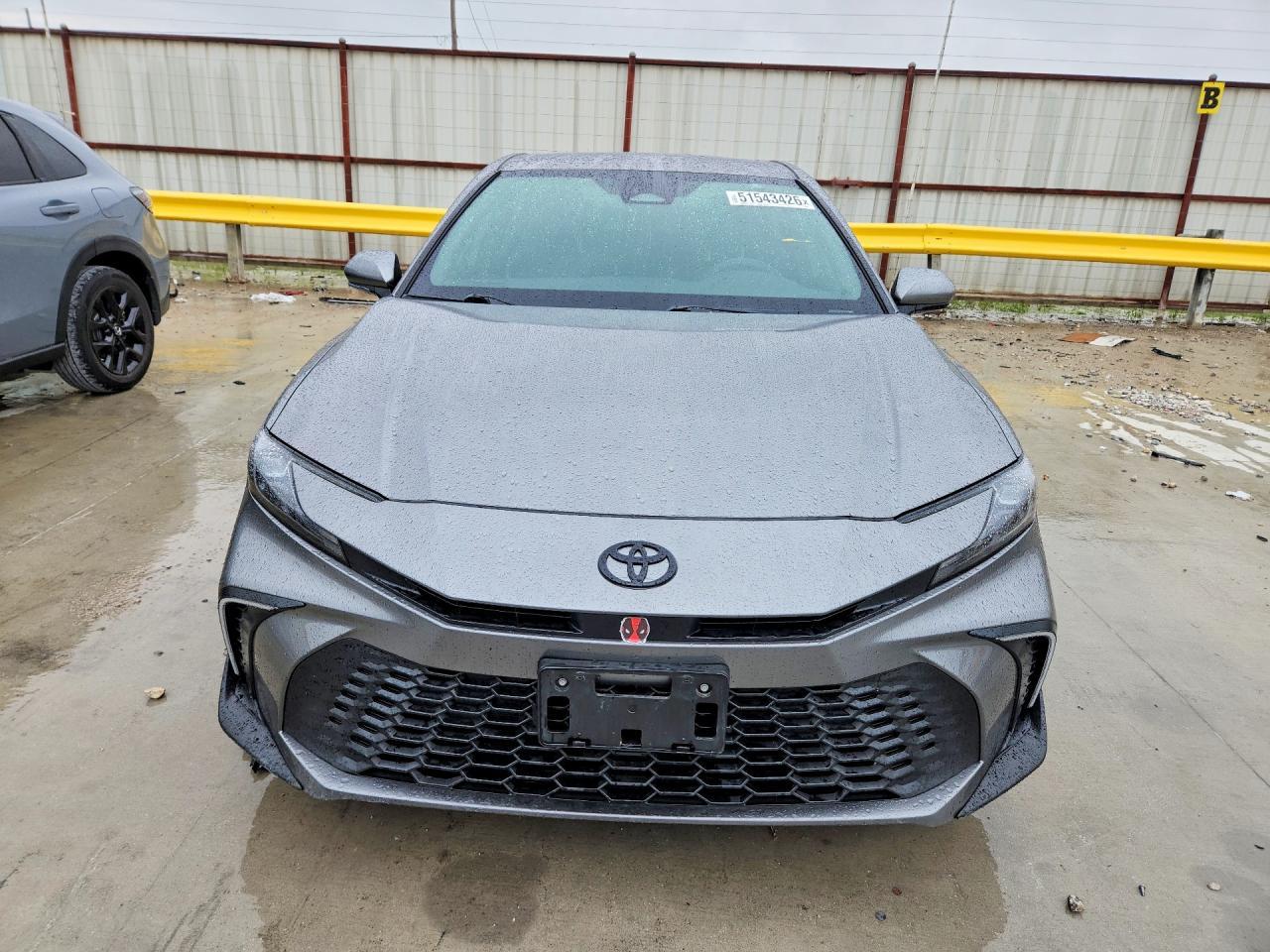 2026 Toyota Camry Se - Image 5