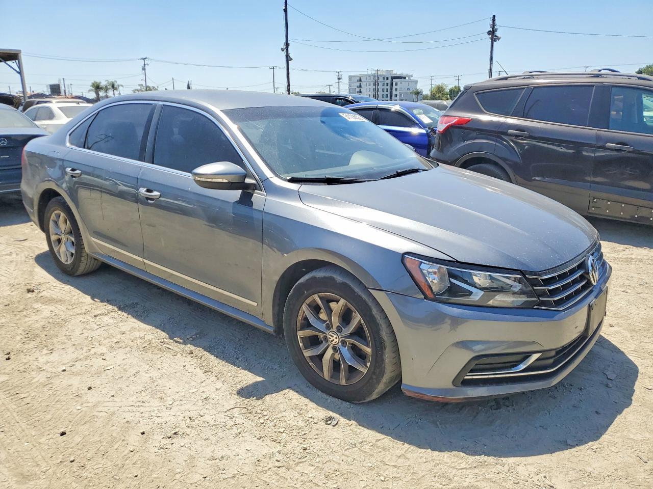 2016 Volkswagen Passat S - Image 4