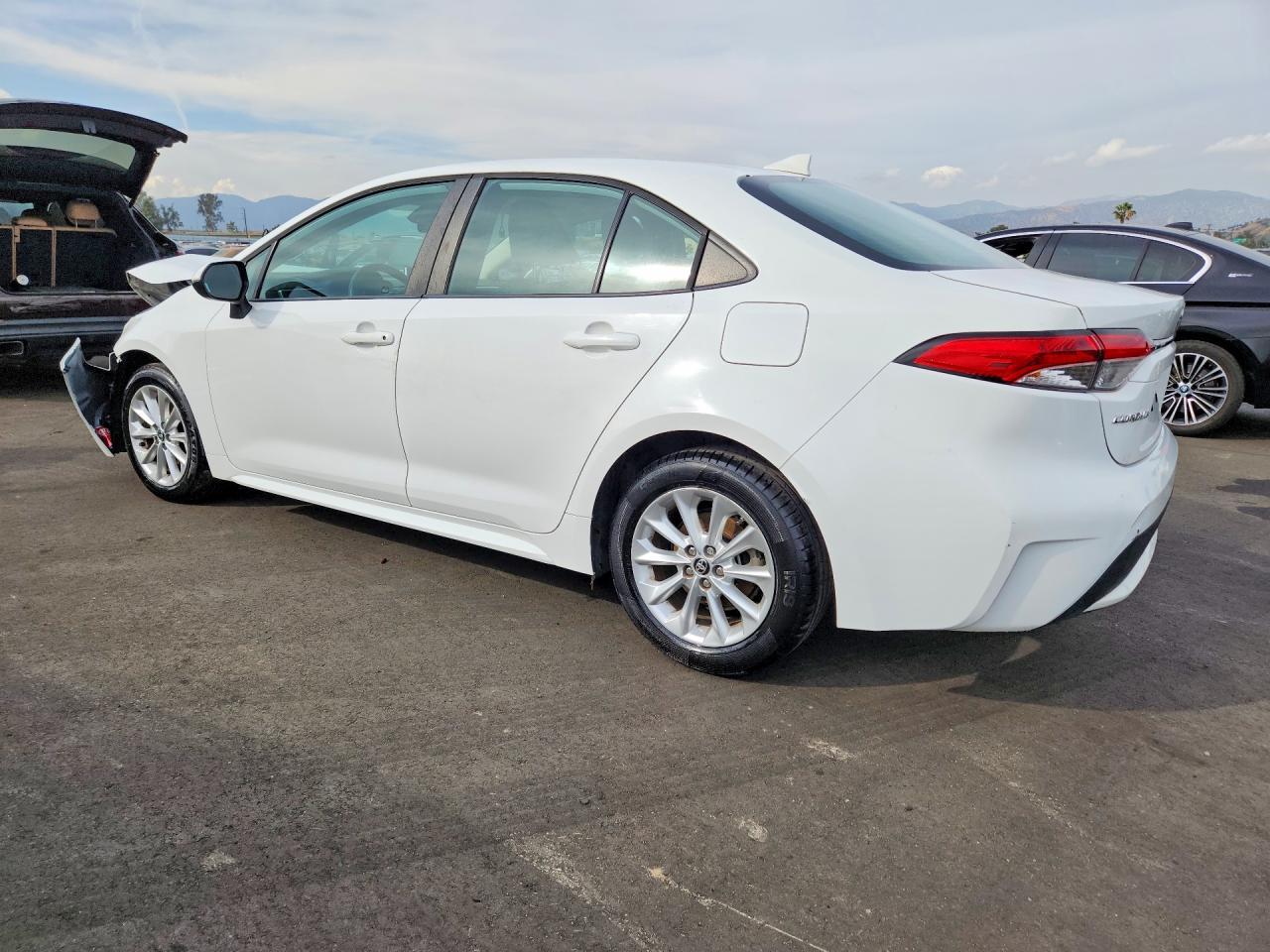 2021 Toyota Corolla Le - Image 2