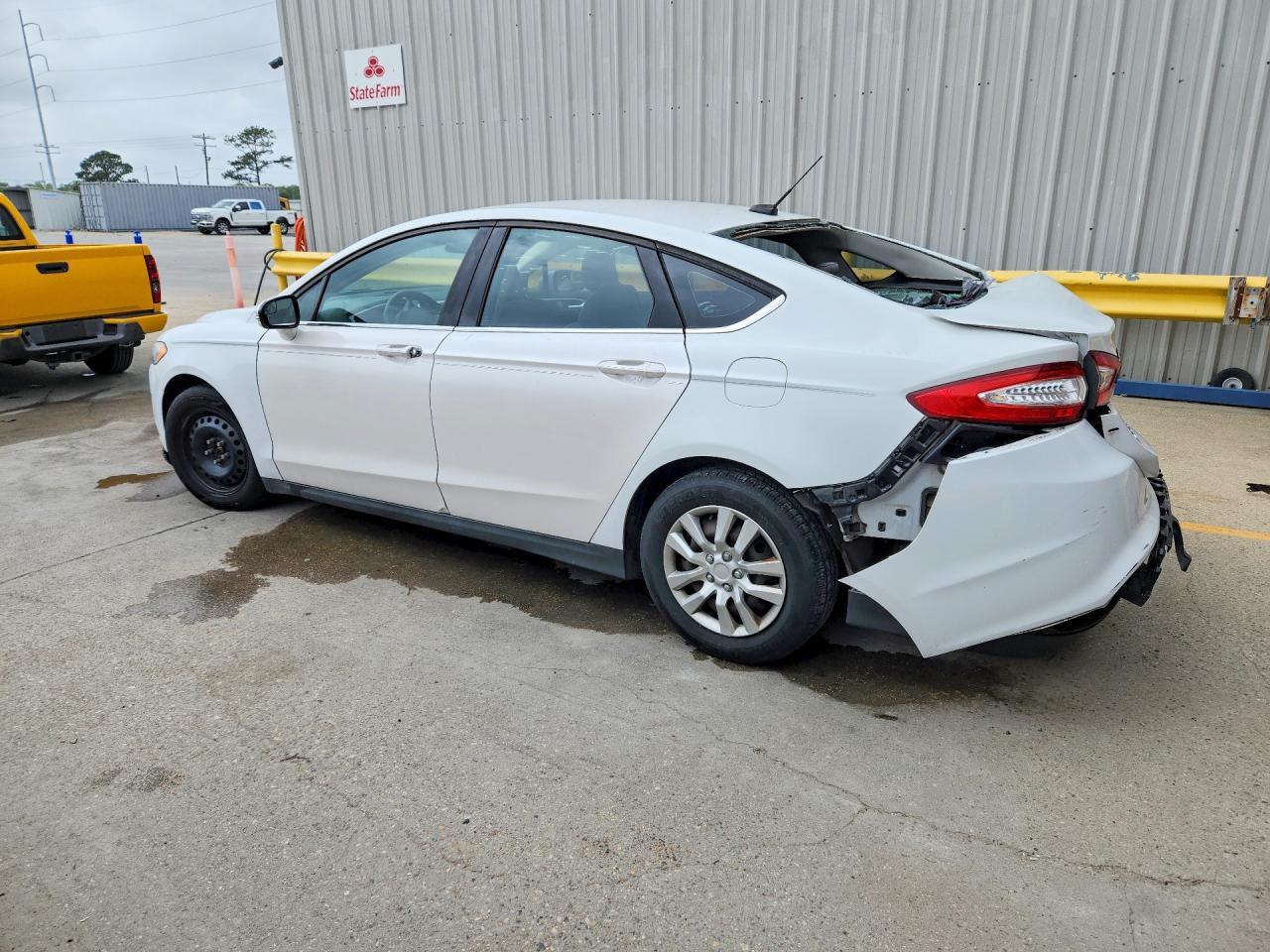 2014 Ford Fusion S - Фото 2