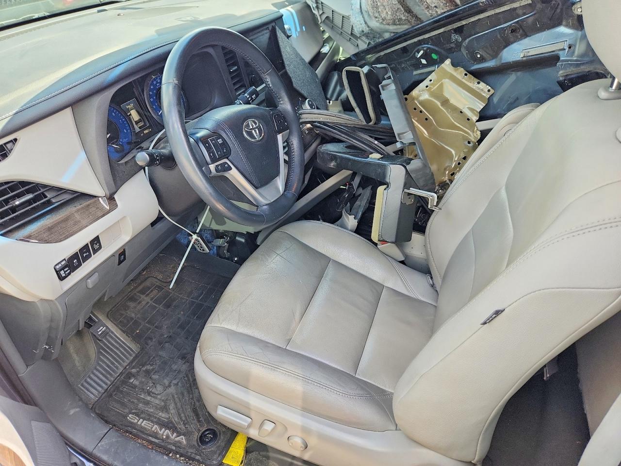 2016 Toyota Sienna Xle 8-Passenger - Фото 7