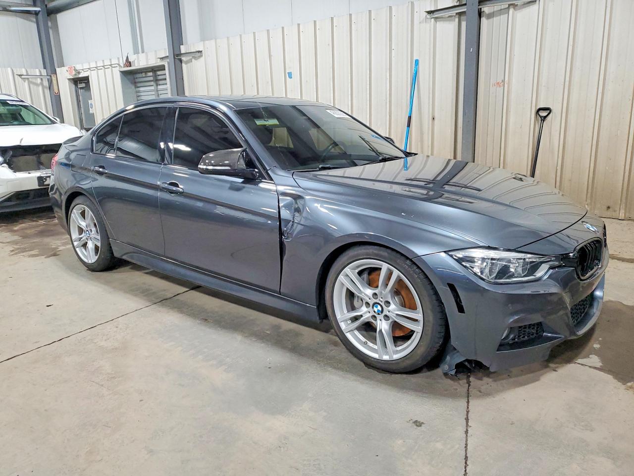 2016 BMW 340 Xi - Image 4