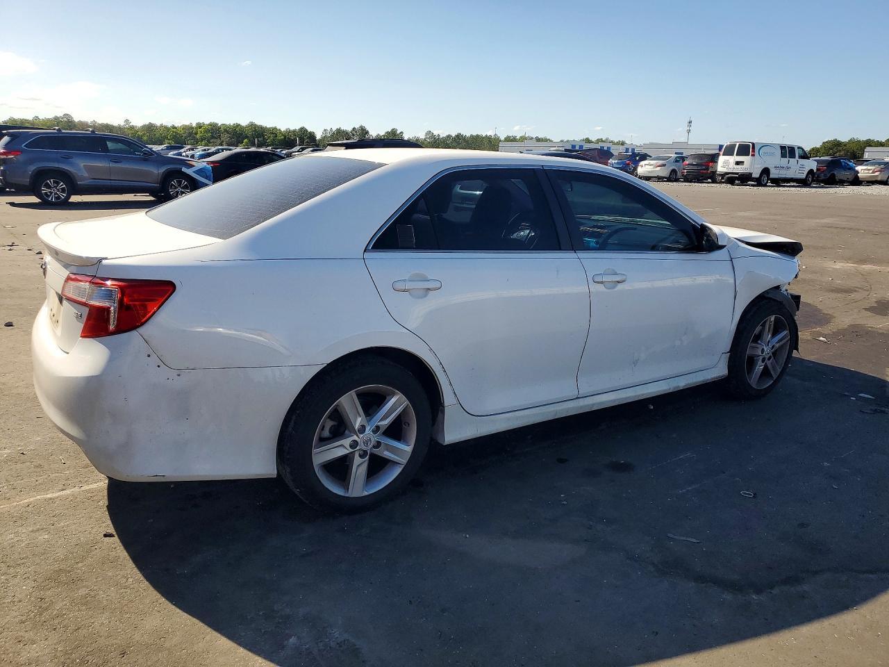 2012 Toyota Camry Se - Image 3