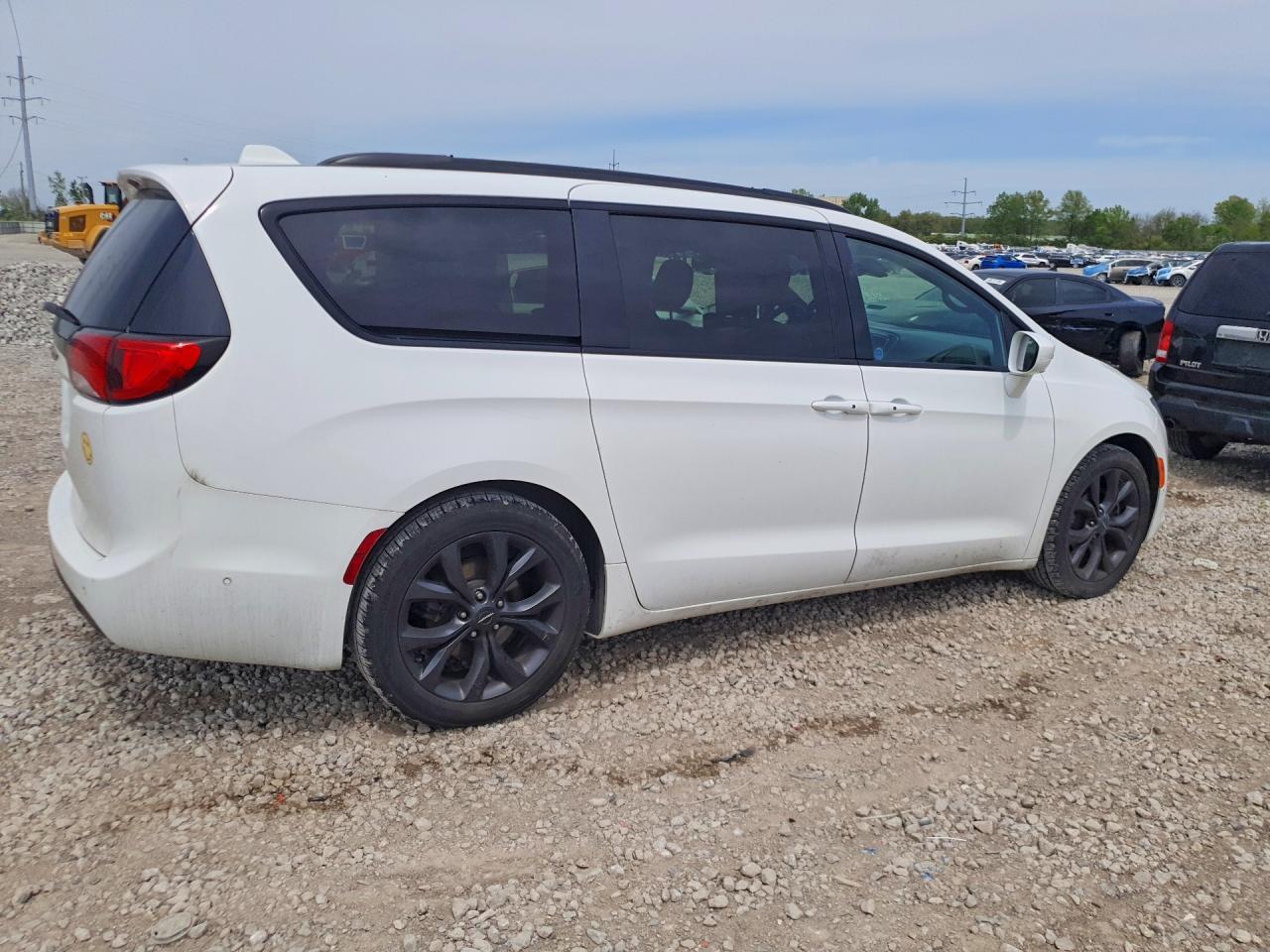 2018 Chrysler Pacifica Touring L Plus - Фото 3