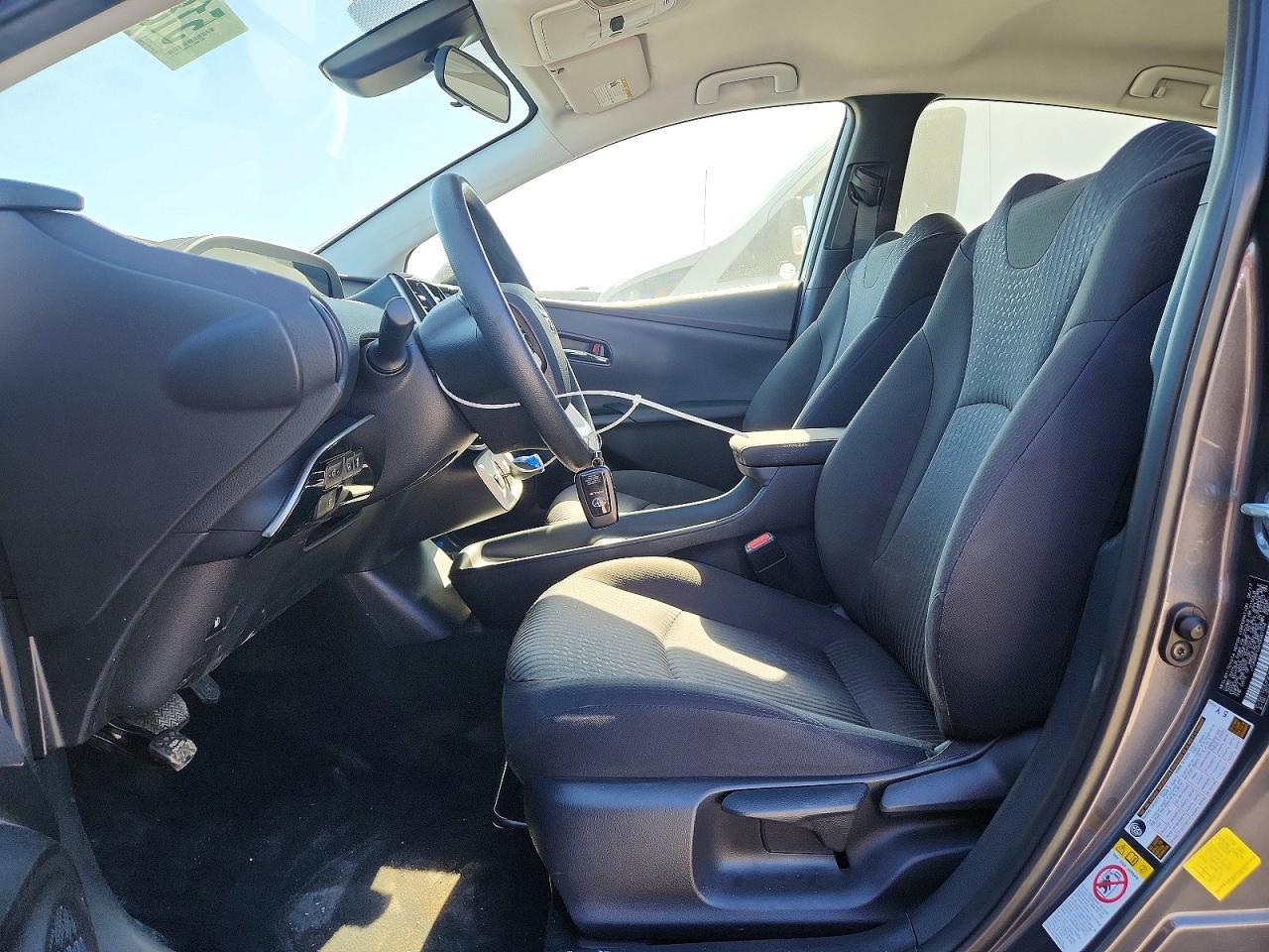 2017 Toyota Prius Two - Фото 7