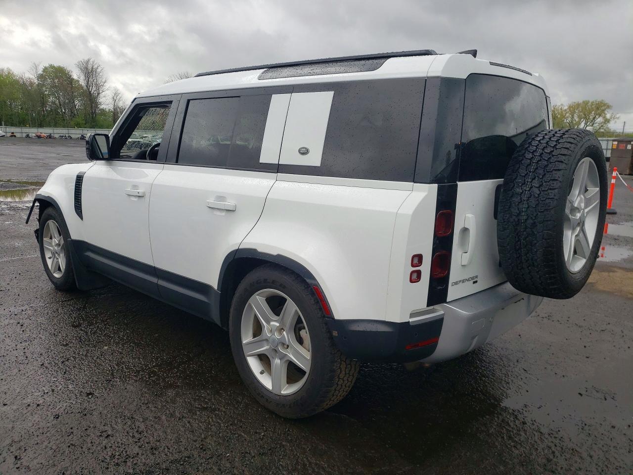 2020 Land Rover Defender 110 S - Image 2
