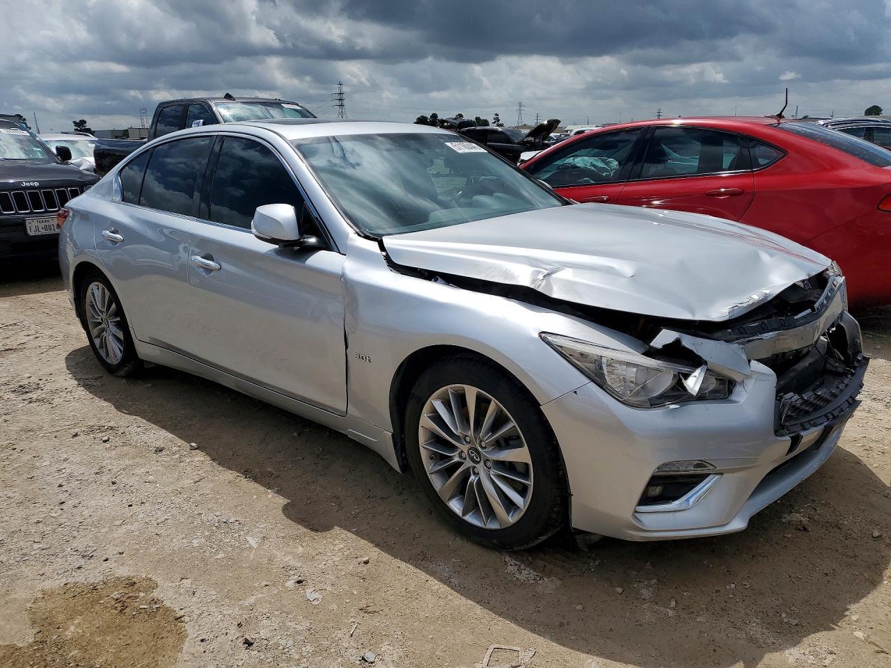 2018 Infiniti Q50 3.0T Luxe - Фото 4