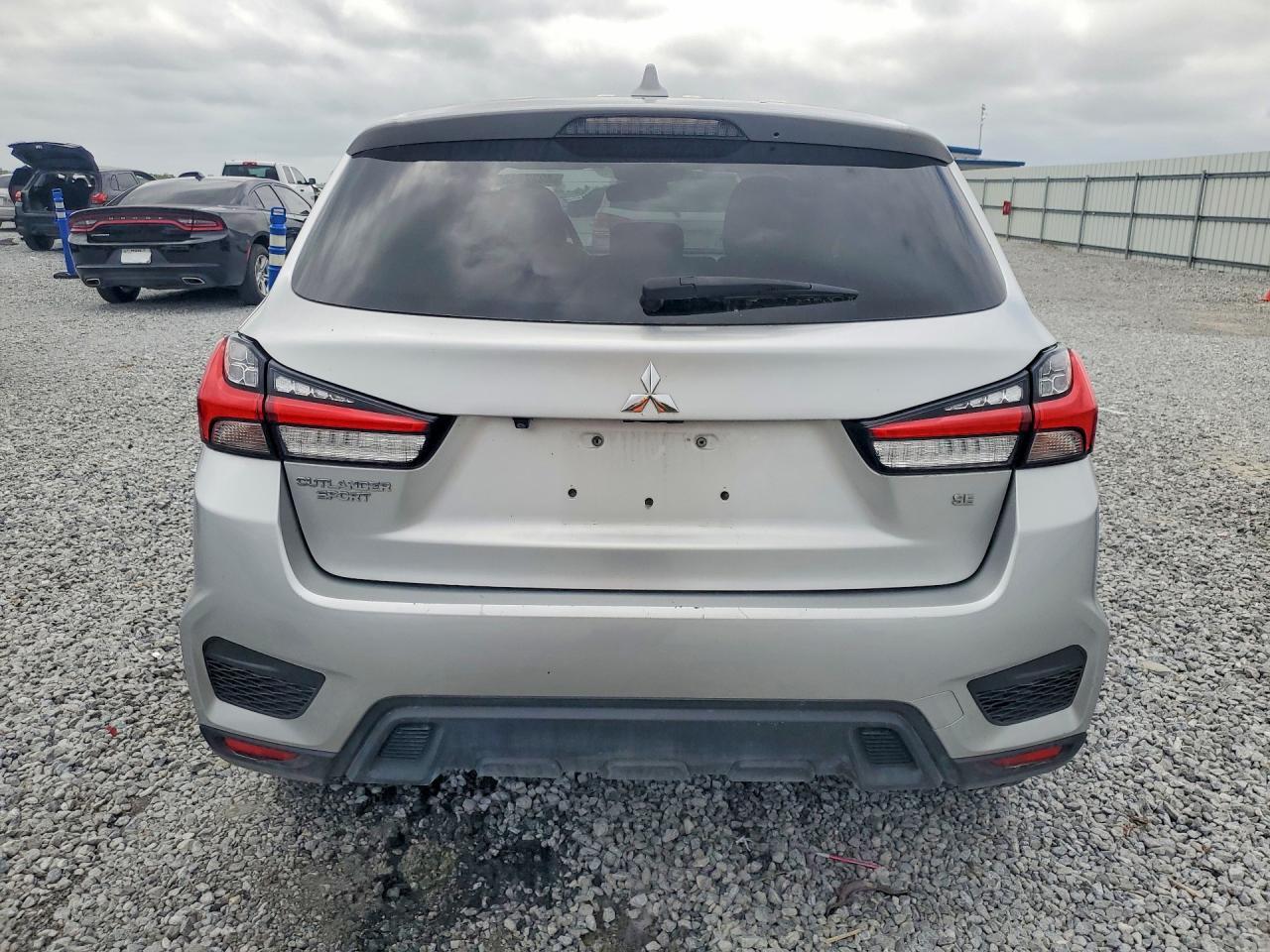 2021 Mitsubishi Outlander Sport Es - Image 6