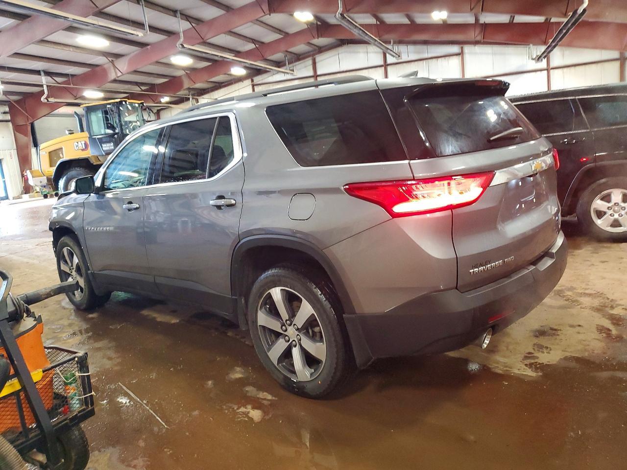 2021 Chevrolet Traverse Lt - Фото 2