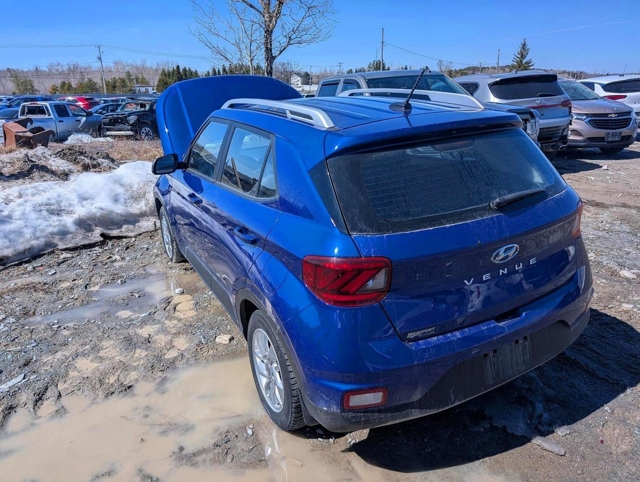2023 Hyundai Venue Sel - Image 2