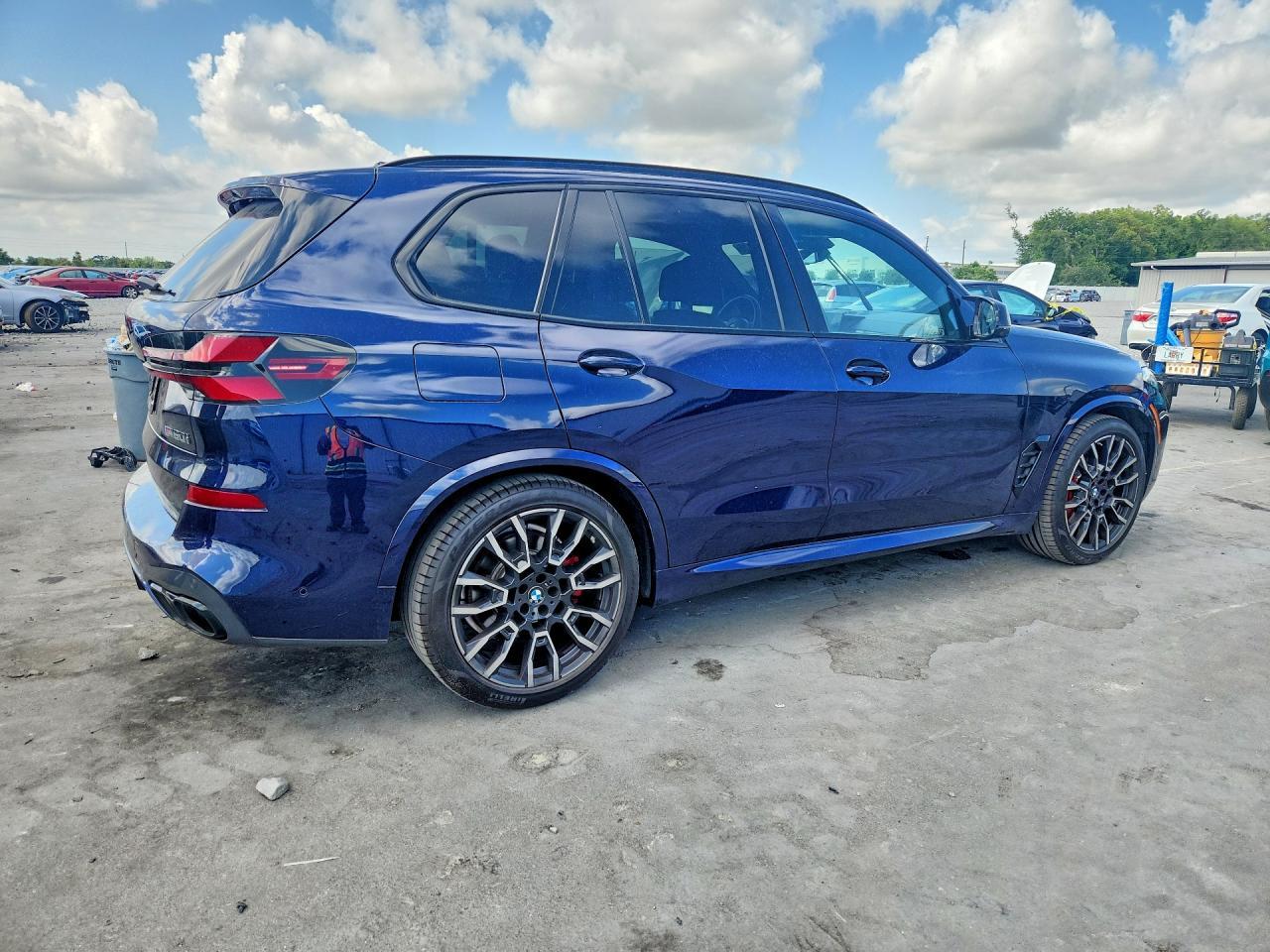 2024 BMW X5 M60I - Фото 3